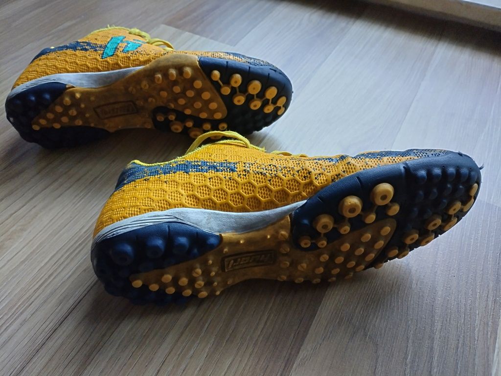 Buty do piłki nożnej ASTRO