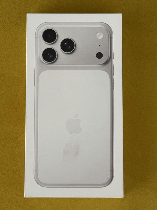 iPhone 17 pro max 256gb branco e azul  (selado )