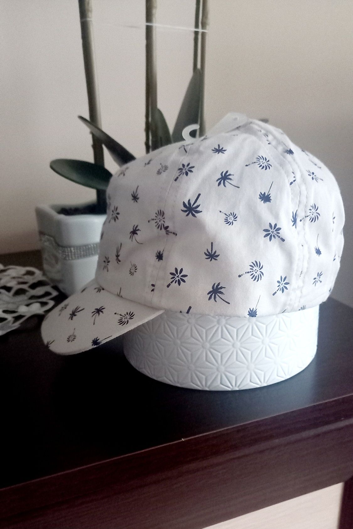 Czapka chłopięca z daszkiem 9-12 miesięcy