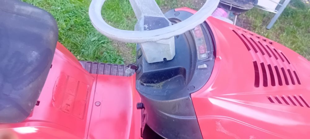 Tractor corta relva 17,5 cv