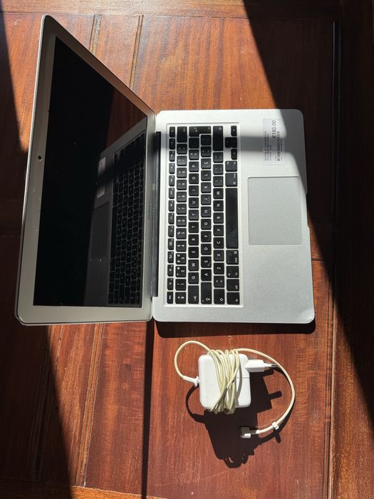 MacBook Air 7,2/i5-5250U/4GBRam/128GB