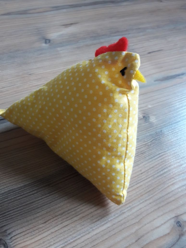 Malutka poduszeczka kura.