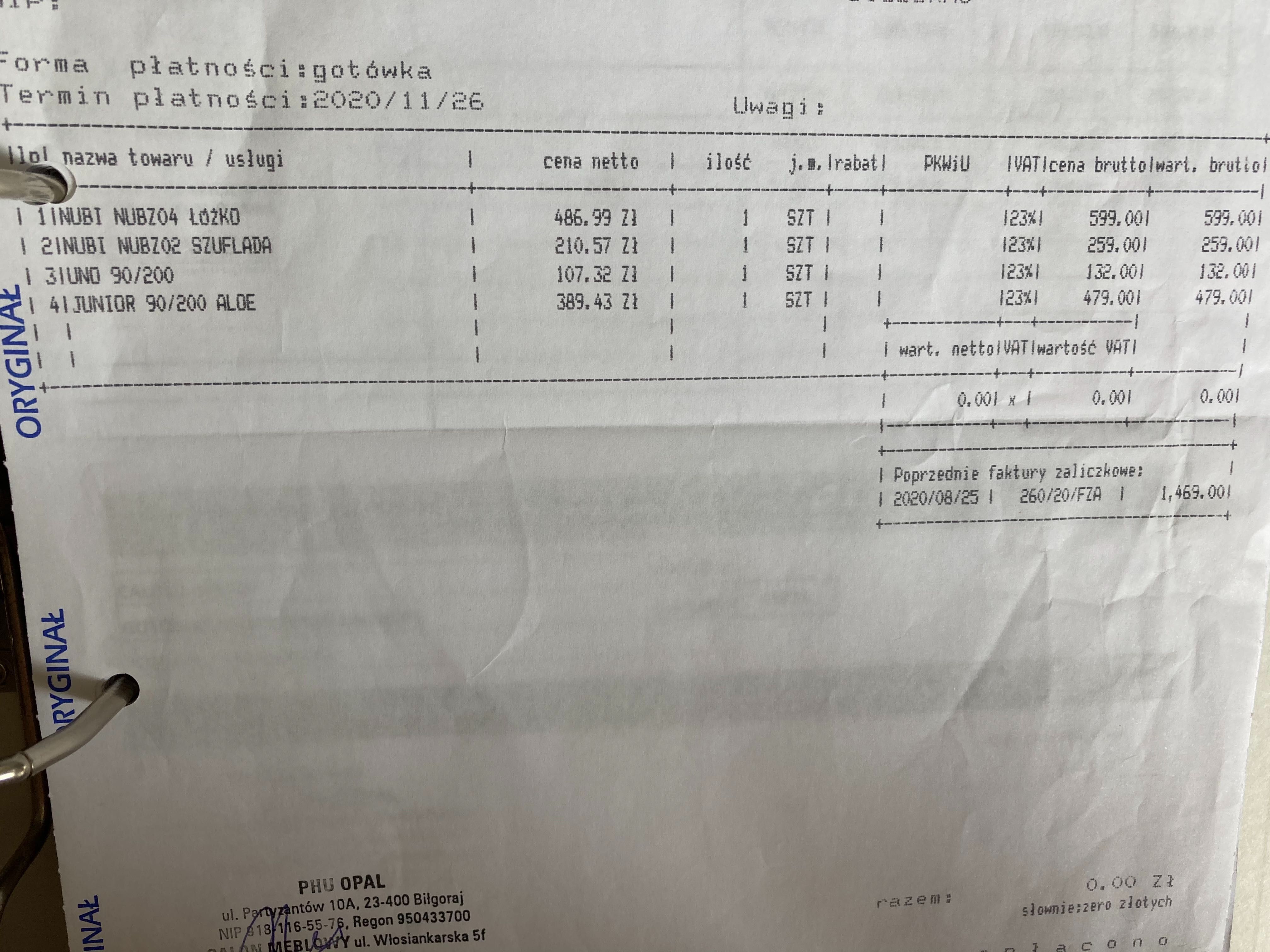 Łóżko Nubi Meble Wójcik z szufladą i materacem.