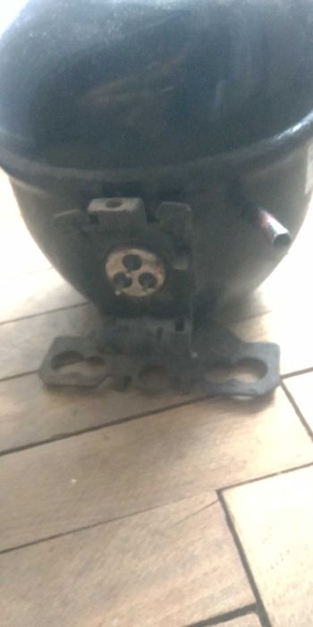 Компрессор на холодильник НЕрабочий