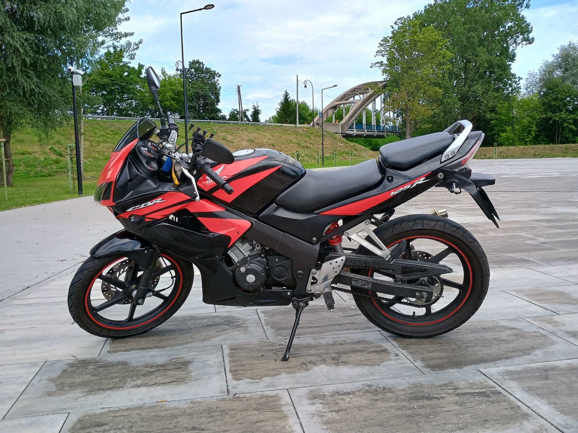 Honda CBR 125R JC39
