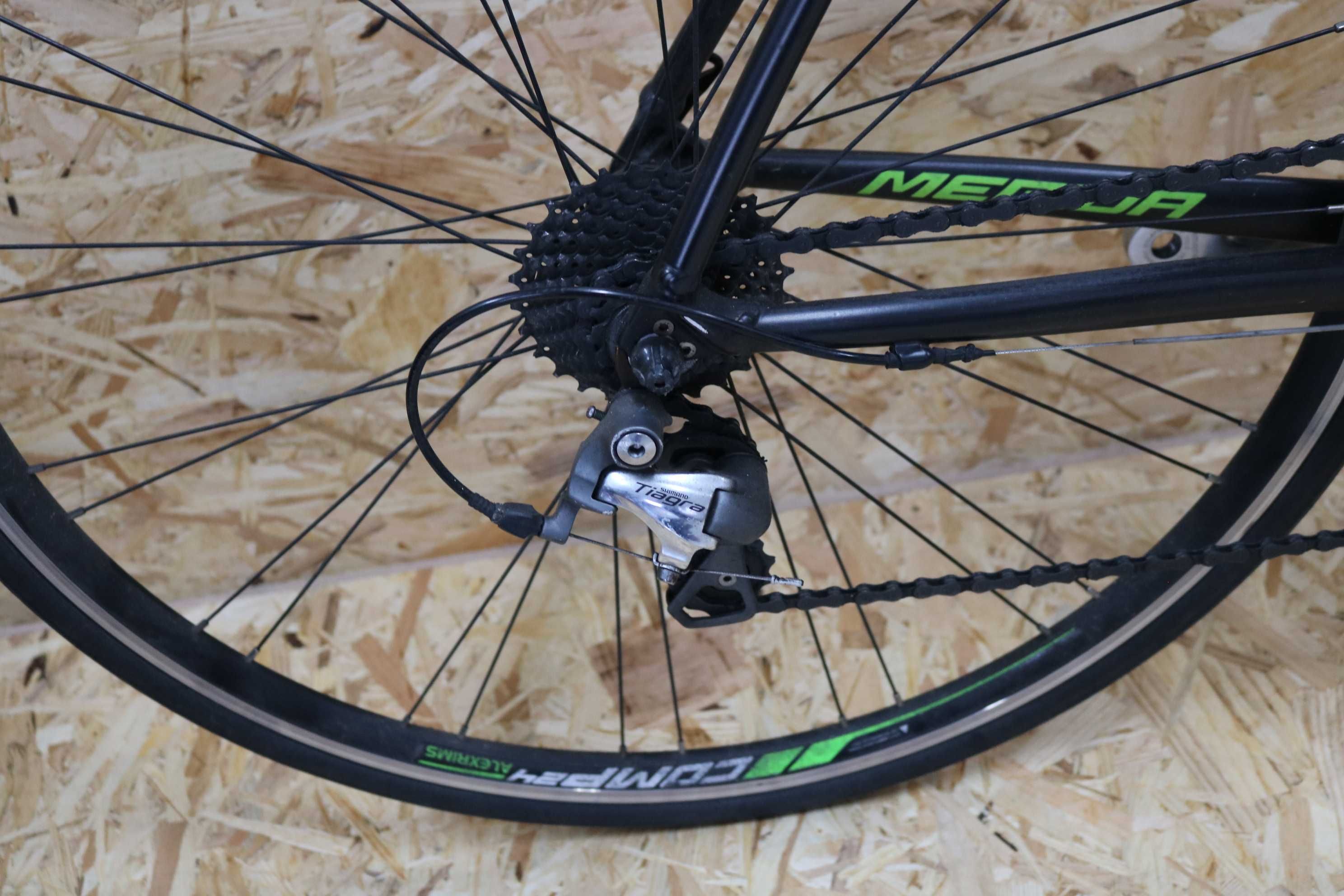 Bicicleta estrada Merida Scultura 300 - Shimano Tiagra 10v