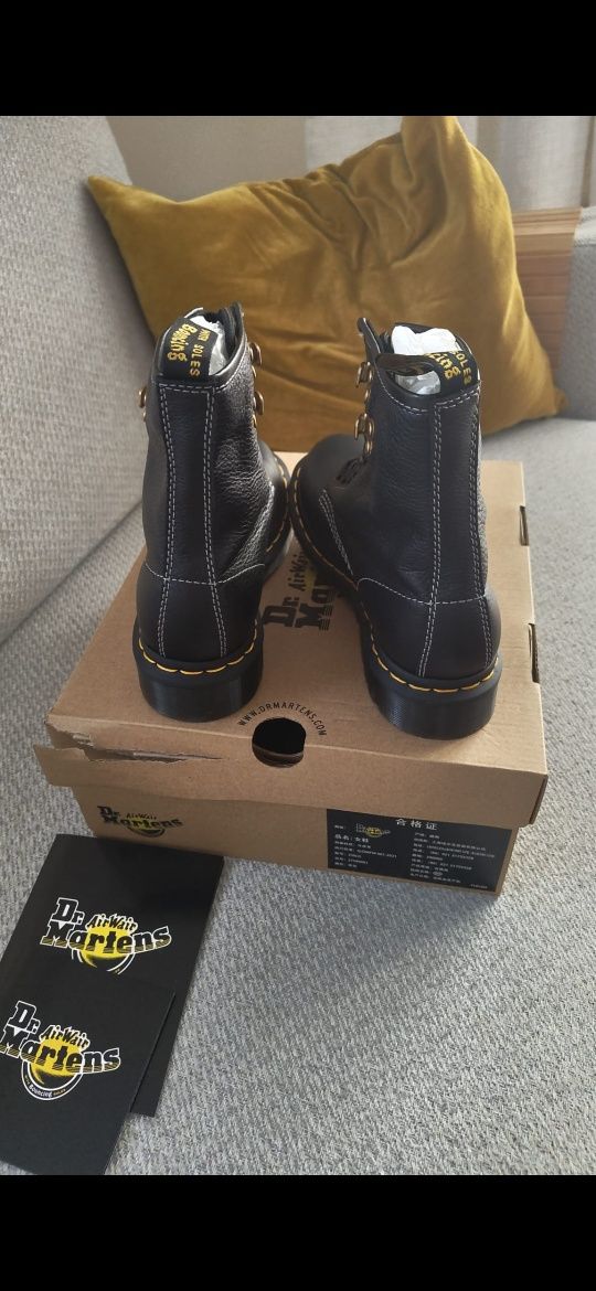 Buty botki trapery za kostkę dr. Martens 1460 hdw black virgina  37