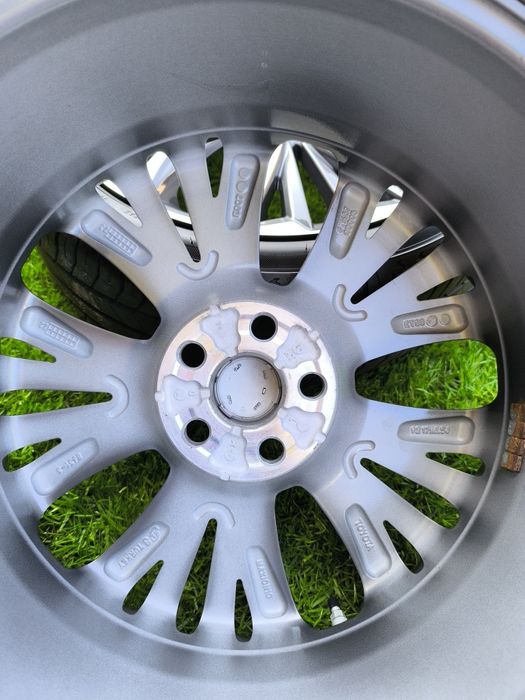 Toyota Yaris koła lato