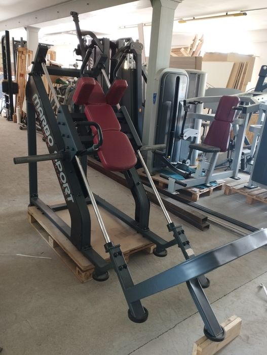 Suwnica maszyna na nogi przysiad hack squat Marbo Sport