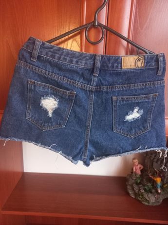 Продам джинсовые шорты женские