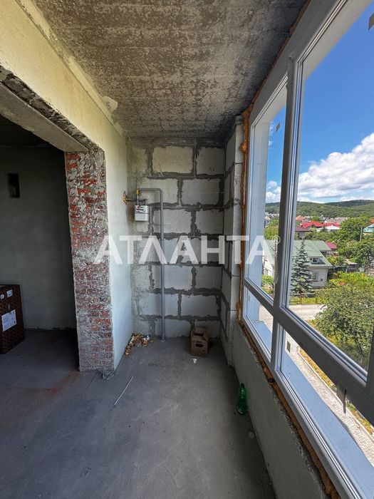 Дворівнева квартира з мансардою у зеленій зоні