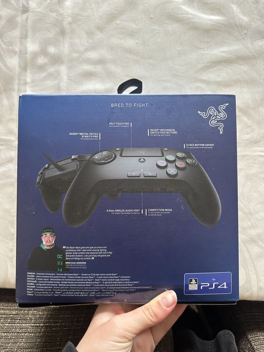 Raion Fightpad PS4 nunca utilizado