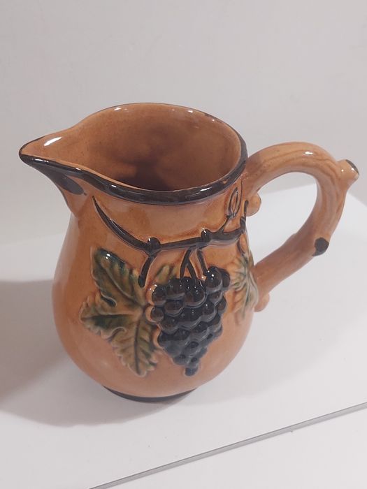 Jarros e 10 canecas de beber