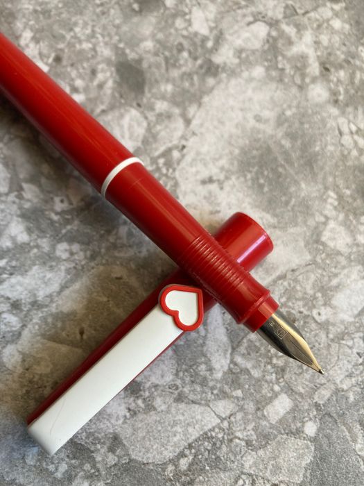 2 canetas de aparo corações alemas