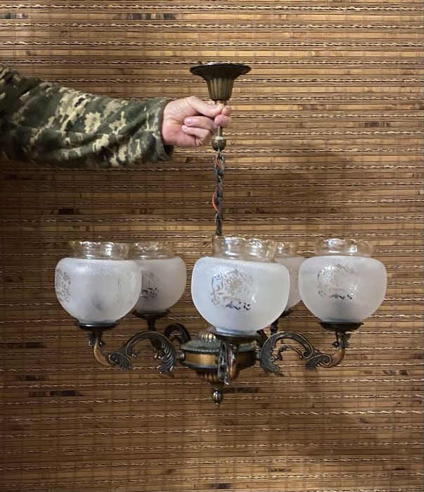 Люстра винтажная.       ..