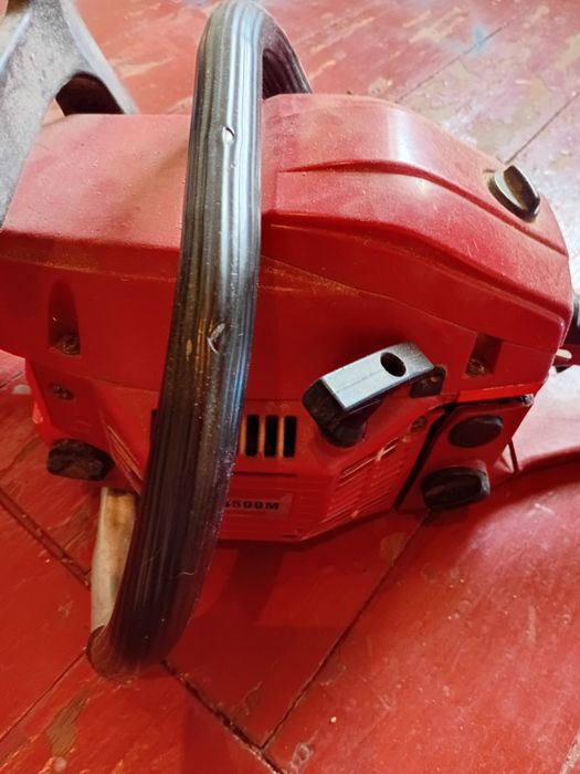 Продам бензопилу гудлак 4500.