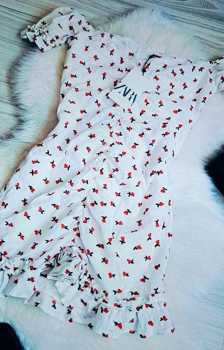 Zara nowa muślinowa sukienka biała w wiśnie czereśnie ściągacz marszcz