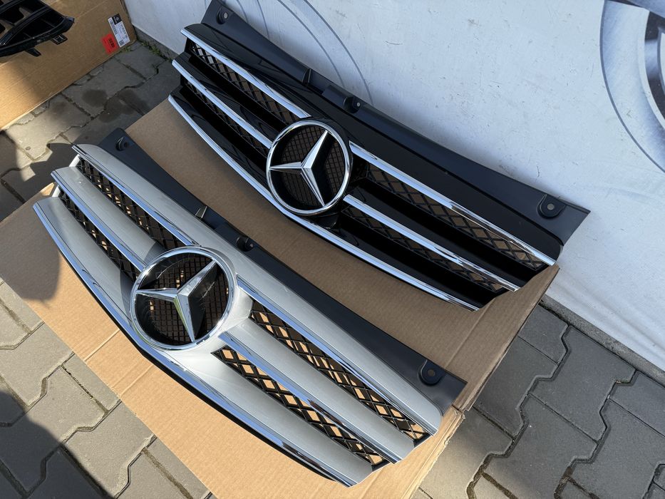 Решітка решотка радіатора Mercedes Viano W639 Віано рестайл