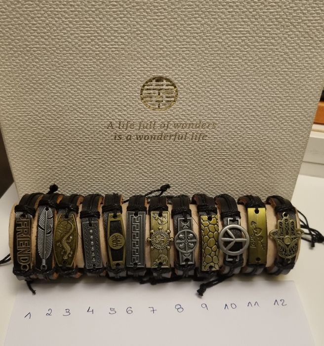 Pulseiras de Couro Pretas Ajustáveis