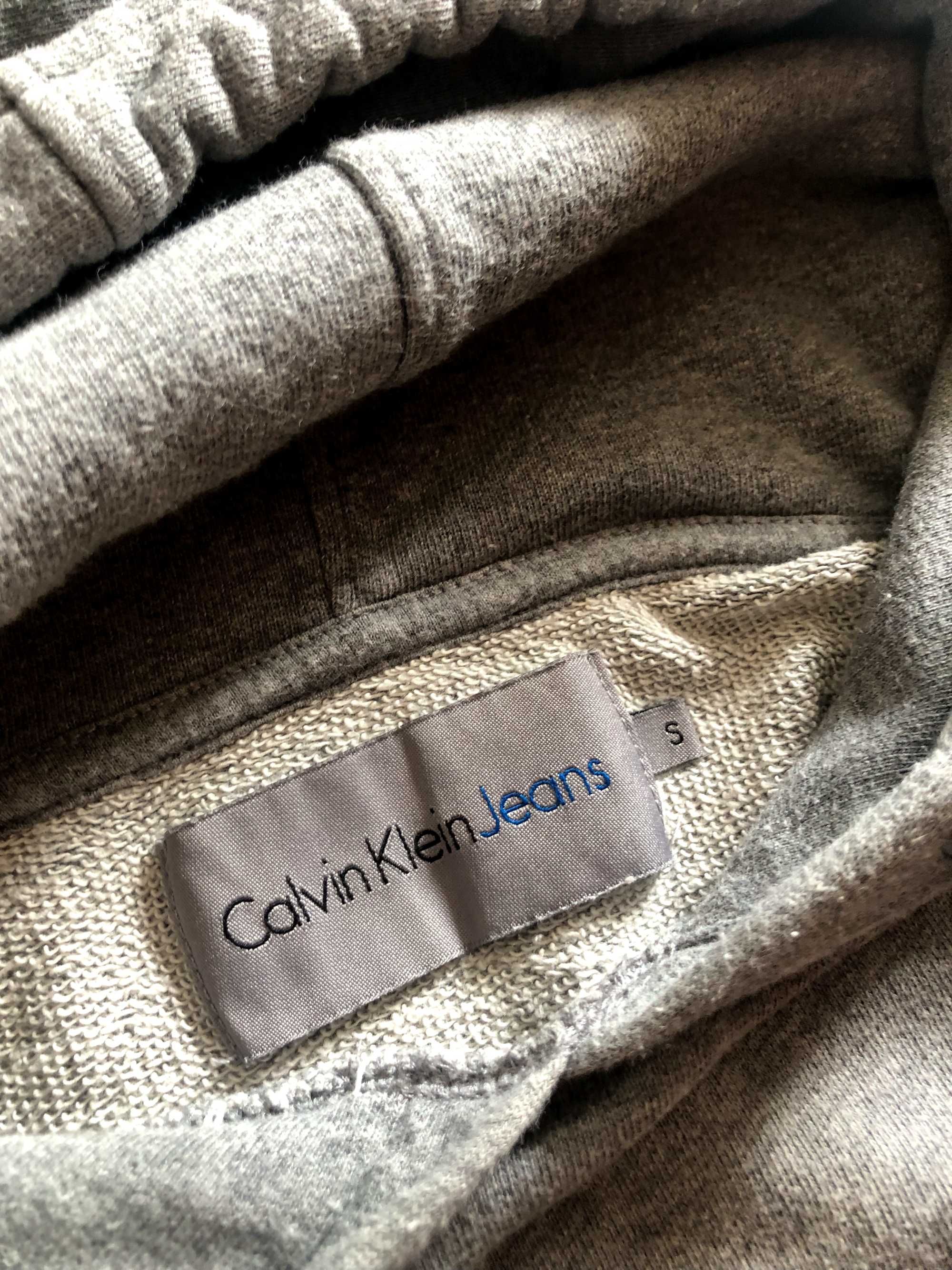 Sweat c/ capuz cinza Calvin Klein