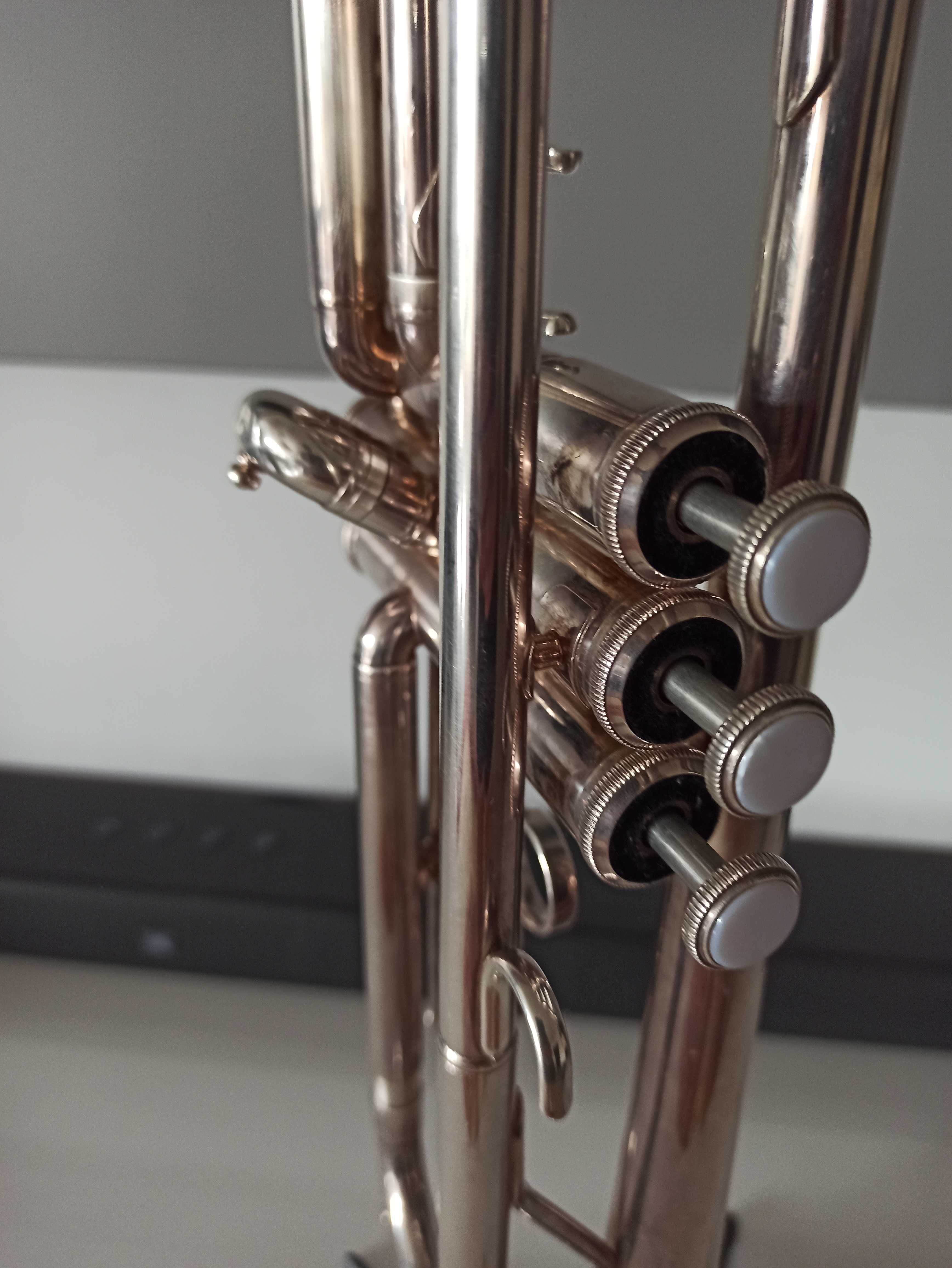 Trompete Yamaha 2330 Sib Prata como novo