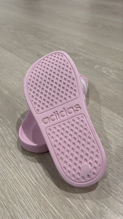 Шльопанці Adidas
