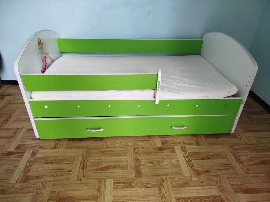 Oddam lózko dla dziewczynki