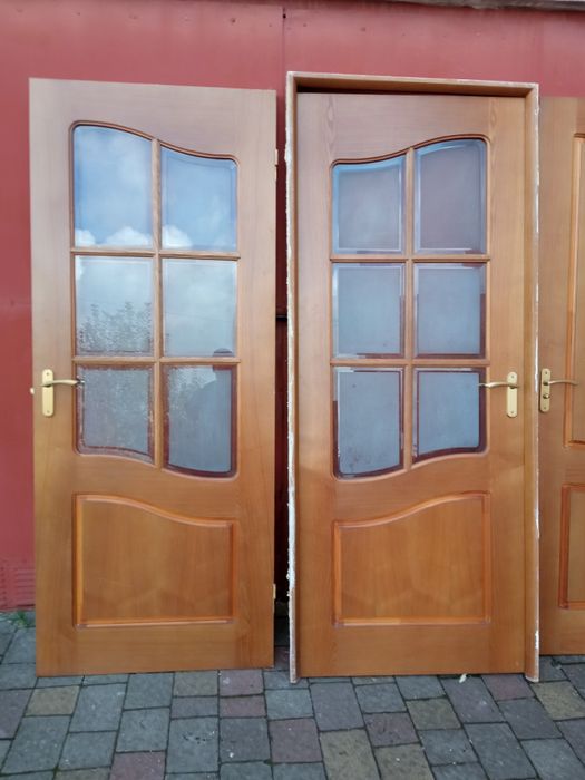 Двері з коробками дерев'яні міжкімнатні нові: