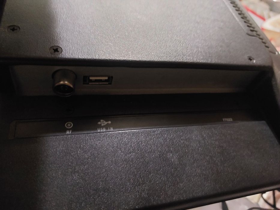 Телевизор плоский ( без интернета)