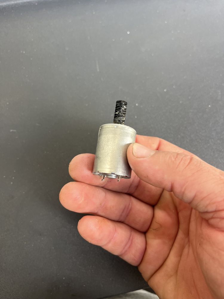 DC motor RF-130CH-28600 (1,5-6V) 3V 9100 rpm (цилинд)
