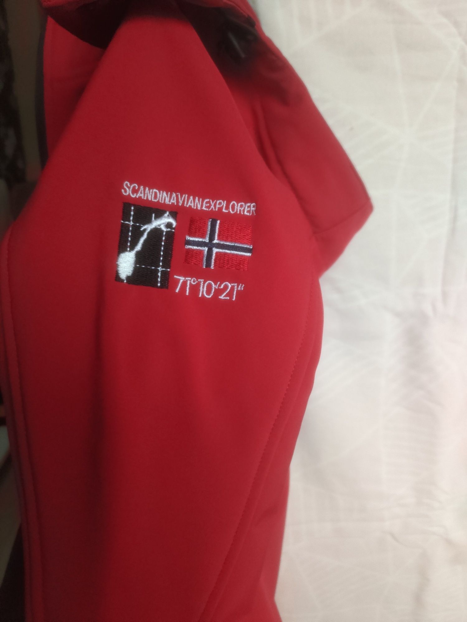 Трекінгова куртка Scandinavian Explorer NORWAY