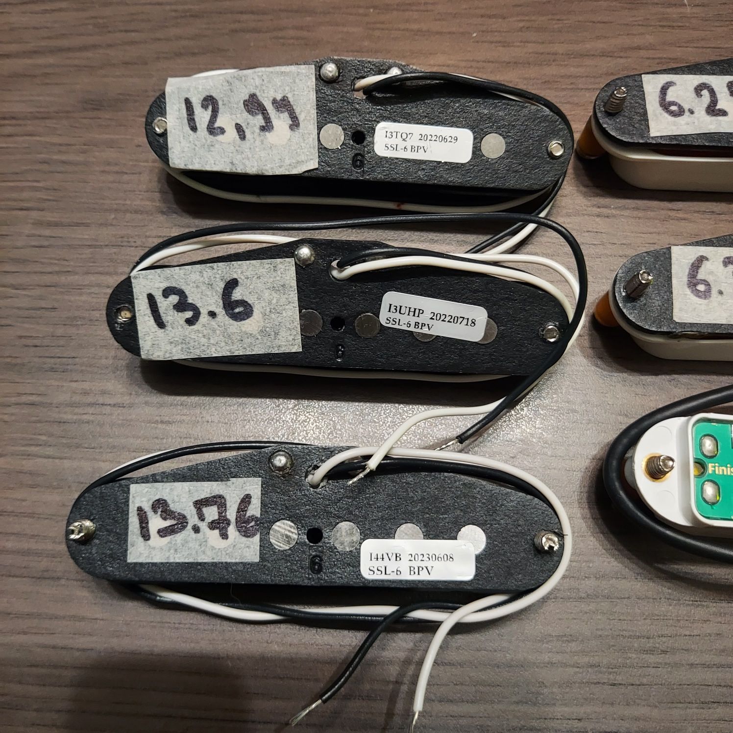 Хамб в формі сінгла Seymour Duncan Hot Rails Strat neck (middle)