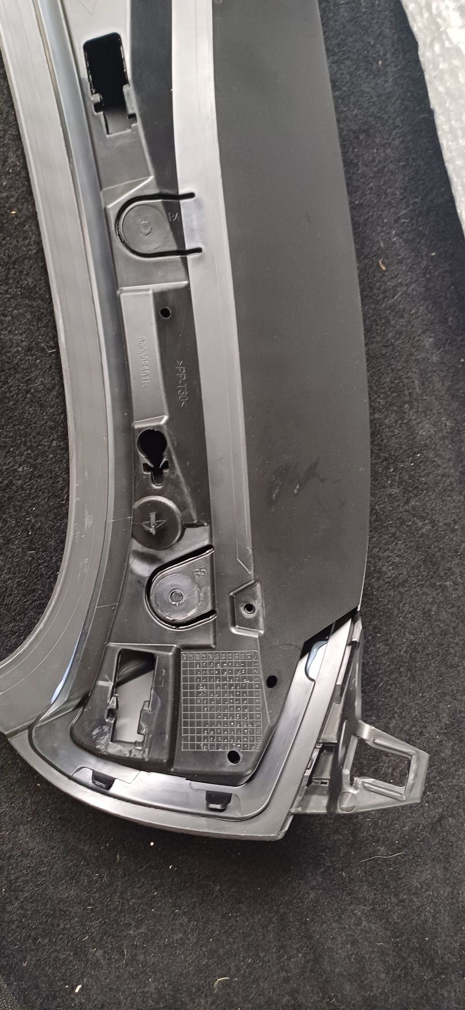 Spoiler klapy bagażnika renault kadjar