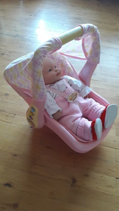 Zabawkowa kołyska dla lalki baby