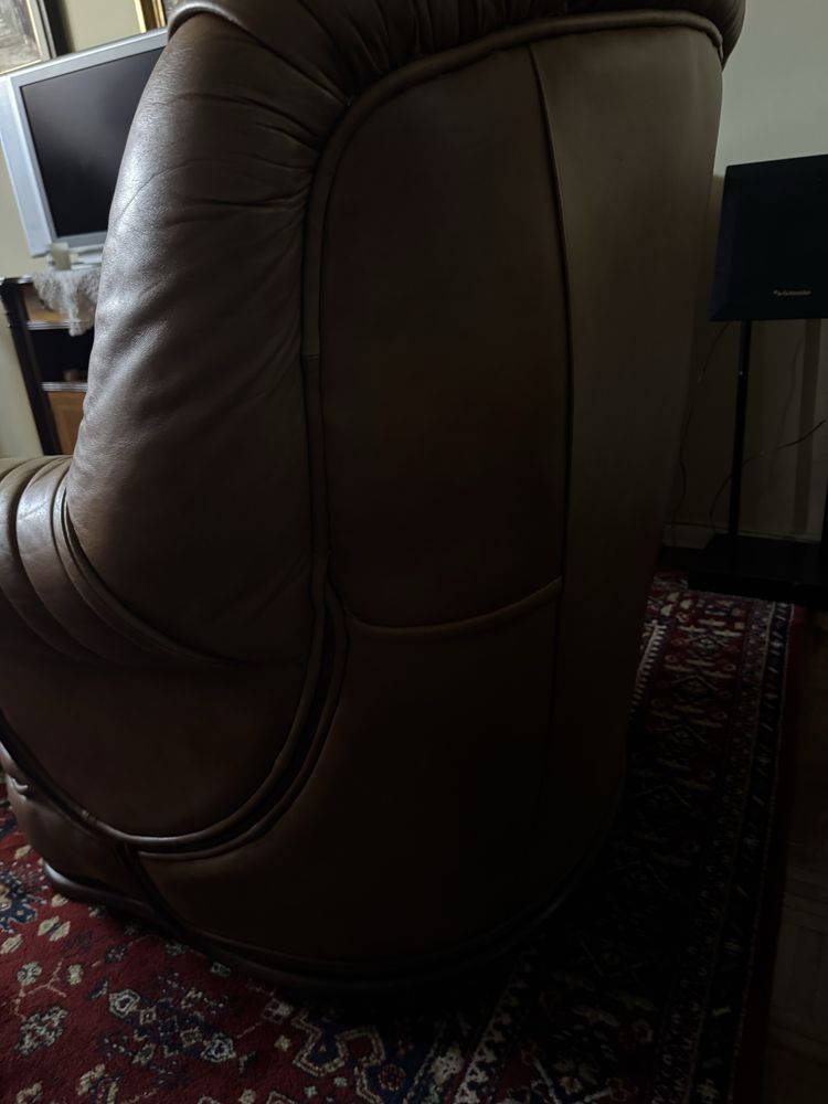 Conjunto de Sofas em Pele