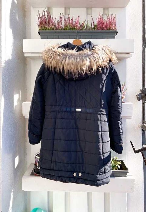 Granatowa zimowa ocieplana pikowana kurtka z kapturem Stradivarus L