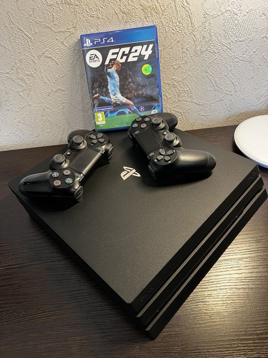 Sony Playstation 4 Pro + 2 геймпада