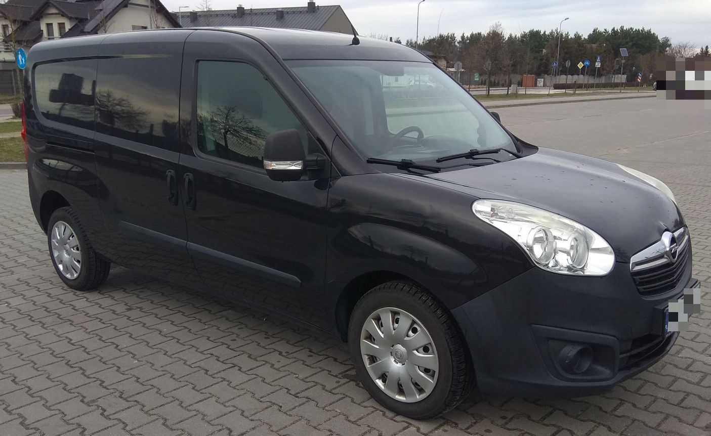 Opel Combo L2H1 2017 długi bezwypadkowy ładny stan niewielki przebieg