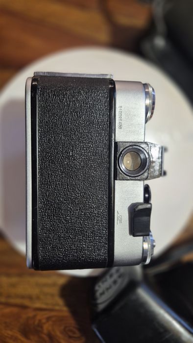 Zenit E wraz z obiektywem Helios 44-2 plus etui