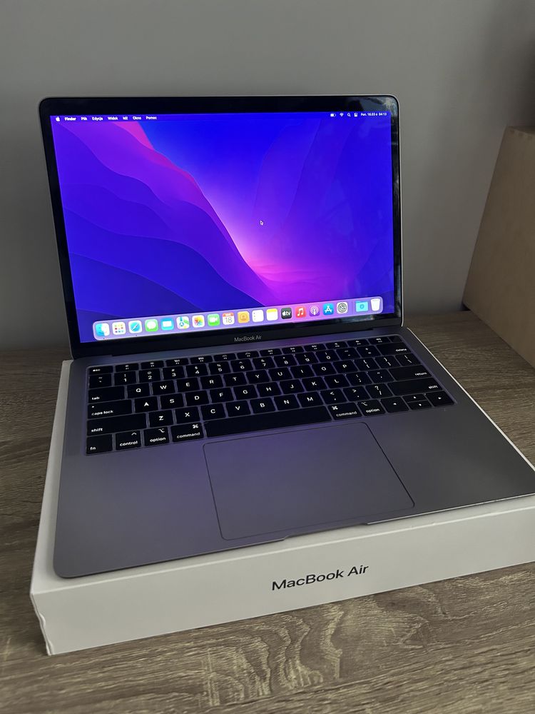Macbook air touch id 2018 8GB 13” i5