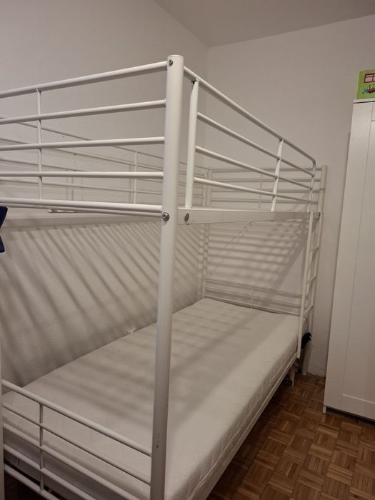 Łóżko piętrowe, metalowe (sama rama)
Ł