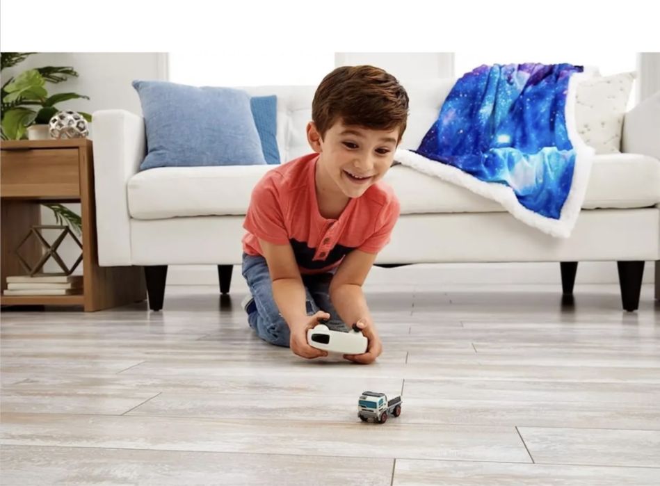 Машинка Hot Wheels 1:64 Chevrolet Corvette C8 Mattel!