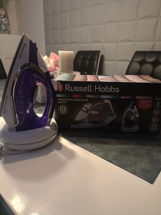 Żelazko bezprzewodowe mocne Russell Hobbes 2400W