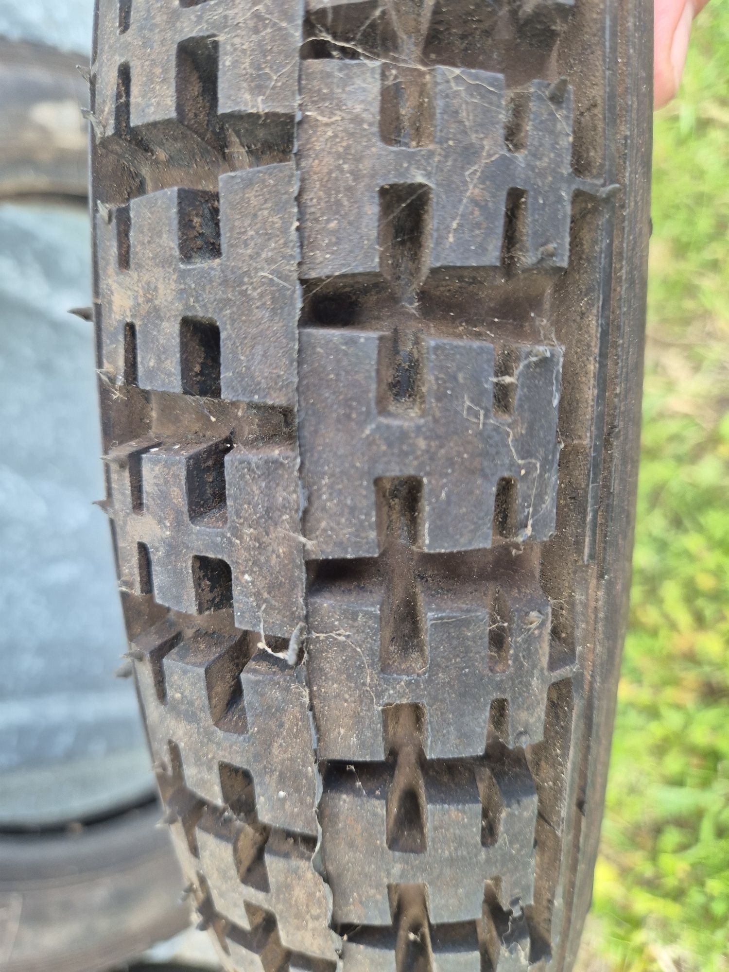 Opony Stomil 32.5 x 16