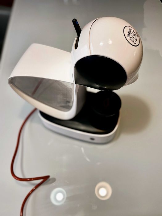 Ekspres do kawy na kapsułki Nescafe Dolce Gusto KRUPS elegancki design