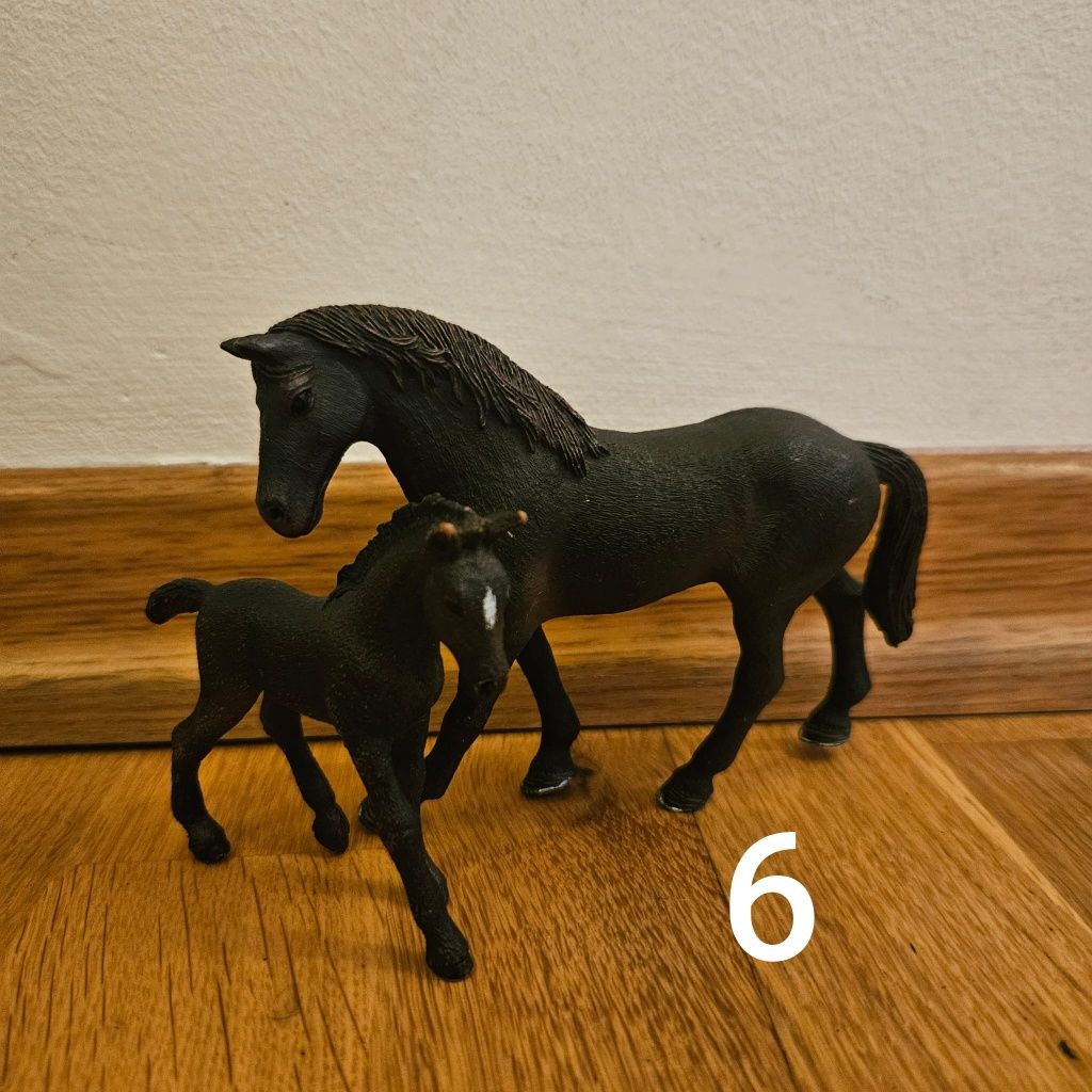 Zestawy figurek koni ze źrebakami |Schleich|