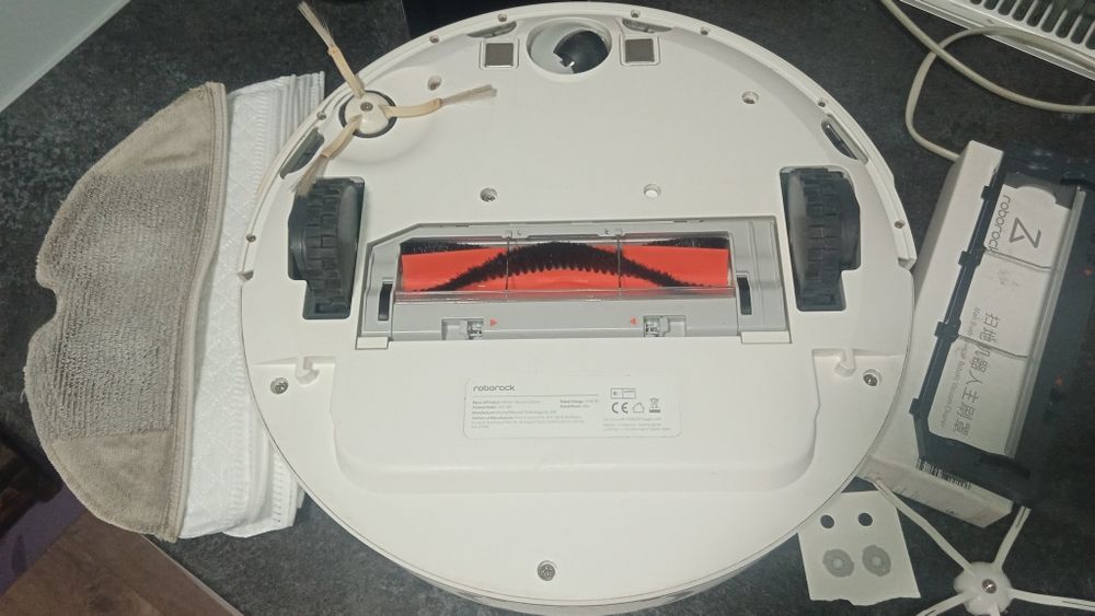 Продам робот пилосос Xiaomi Roborock S5