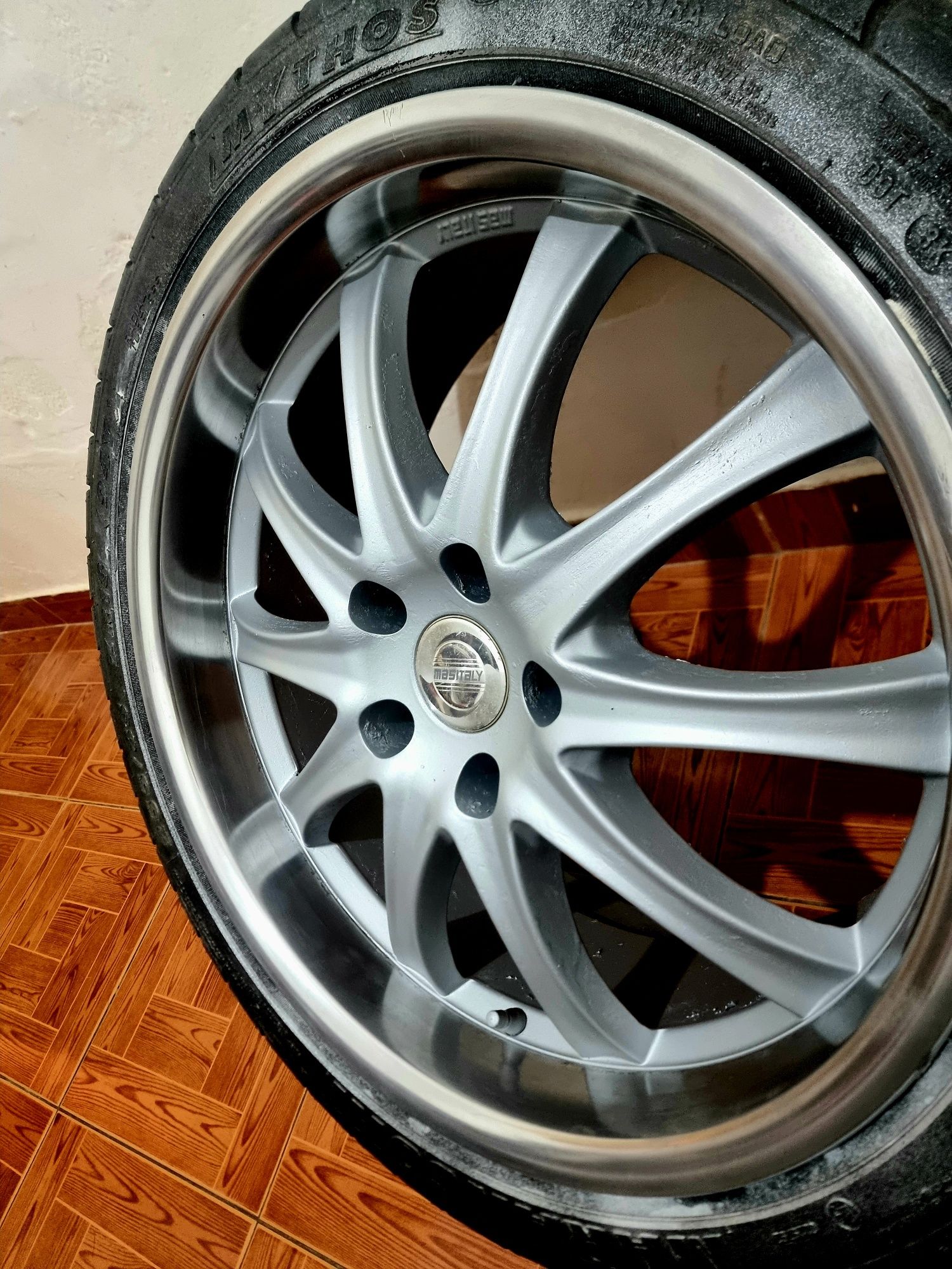 Vendo ou troco jantes massitaly 18', 5x112.