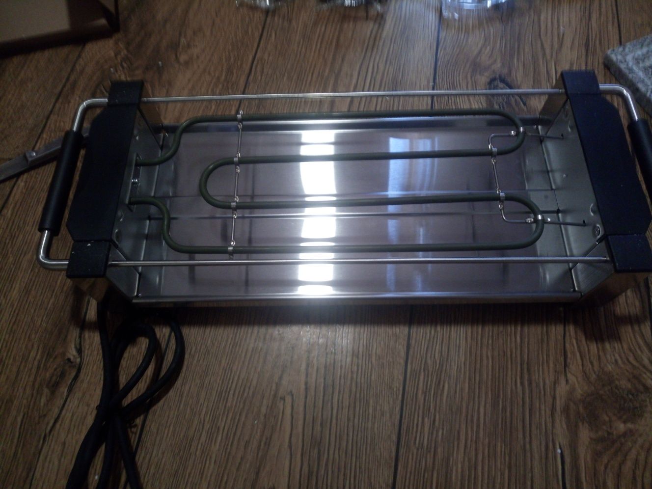 Grill elektryczny z kamieniem