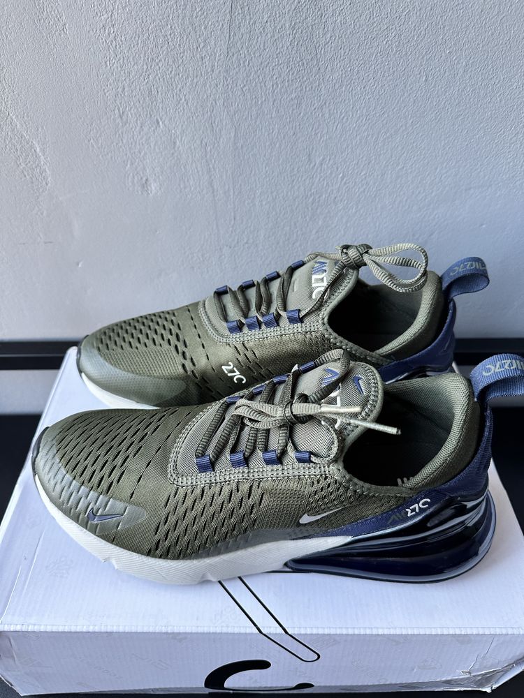 Кросівки Nike Air max 270